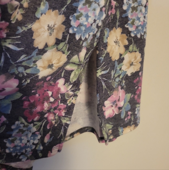 Dear Scarlett Soft Terry Floral Shirt Sz 2x NWT - Picture 3 of 7
